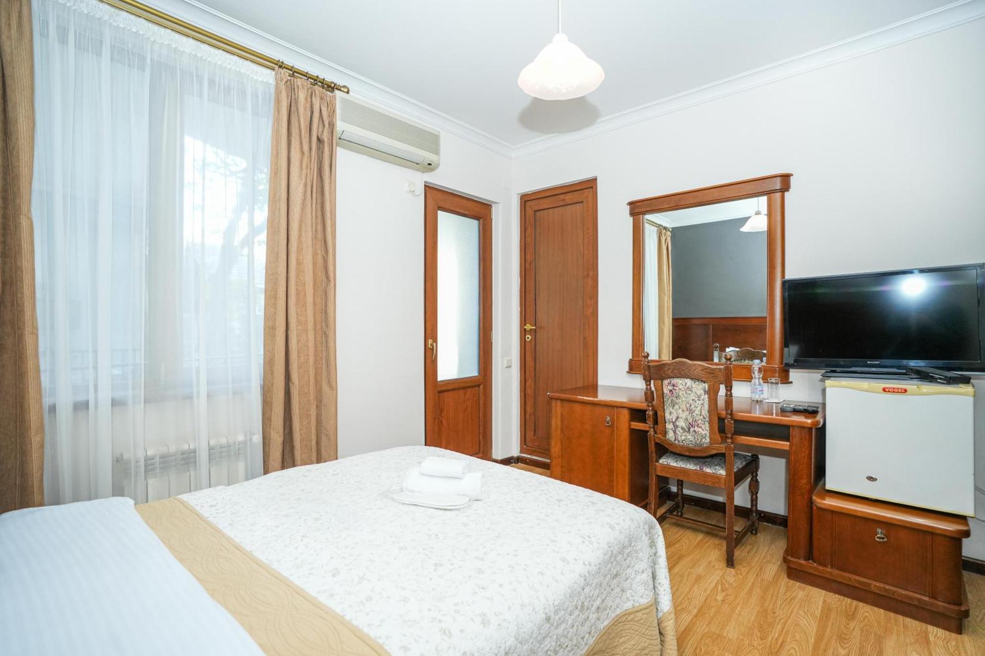 Beaumonde Hotel ティビリシ エクステリア 写真